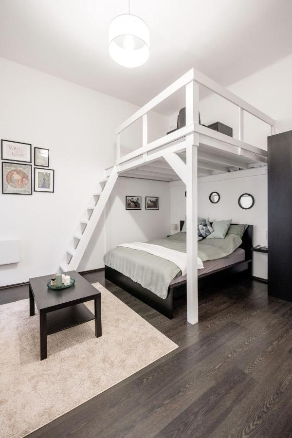 Charming Downtown Hideaway Steps From New York Cafe! Apartman Budapest Kültér fotó